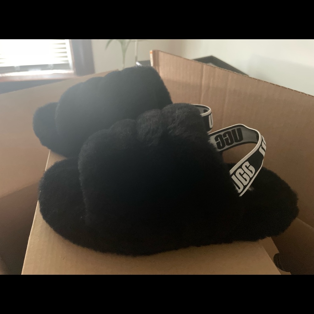 Ugg size 3 only 55 dollars